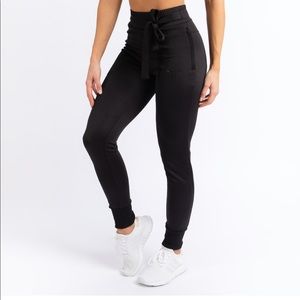 She wolf do knot joggers BLACK